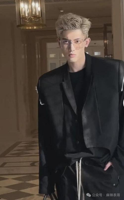 郑燕姿人前吃瓜,揭秘明星私下生活趣事